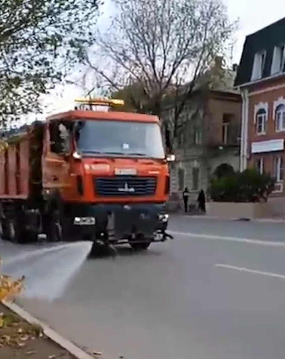 Новая многофункциональная подметально-уборочная машина «Магистраль»