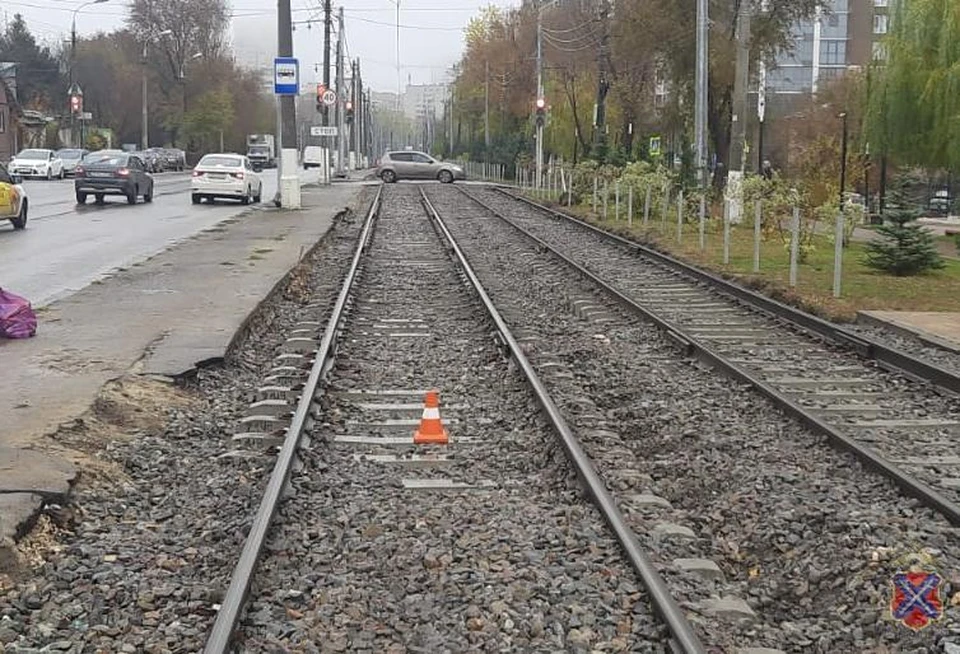 Трамваи встали после ДТП.