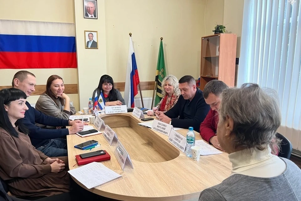 Благоустройство населенных пунктов Новотроицкого округа обсудили с местным населением. Фото: администрация Херсонской области