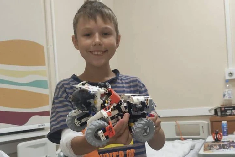 «Думали, сын просто устал, оказалось - рак»: у 10-летнего спортсмена обнаружили опухоль, когда ему стало плохо после тренировки