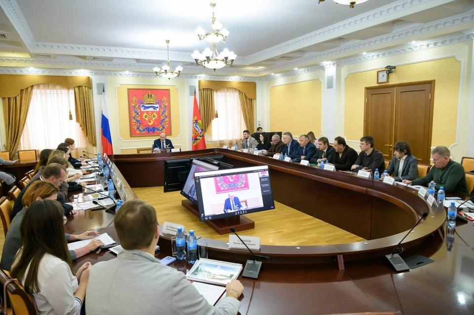 Члены совета подвели итоги открытого архитектурного конкурса на разработку проекта нового сквера.