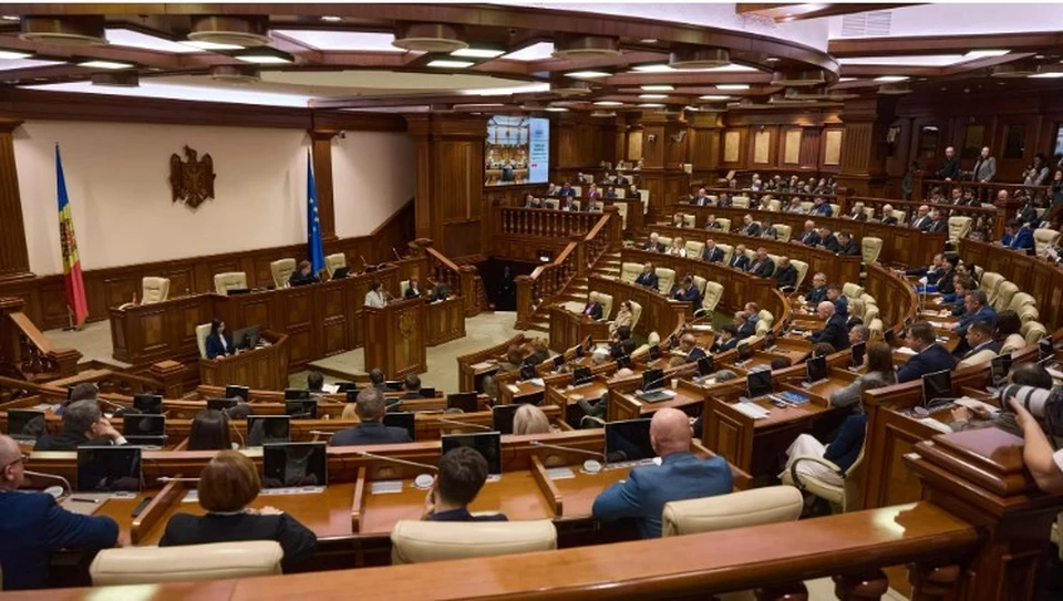 Парламентское большинство имени Игоря Гросу решило устроить политическое шоу. Фото: Спутник-Молдова
