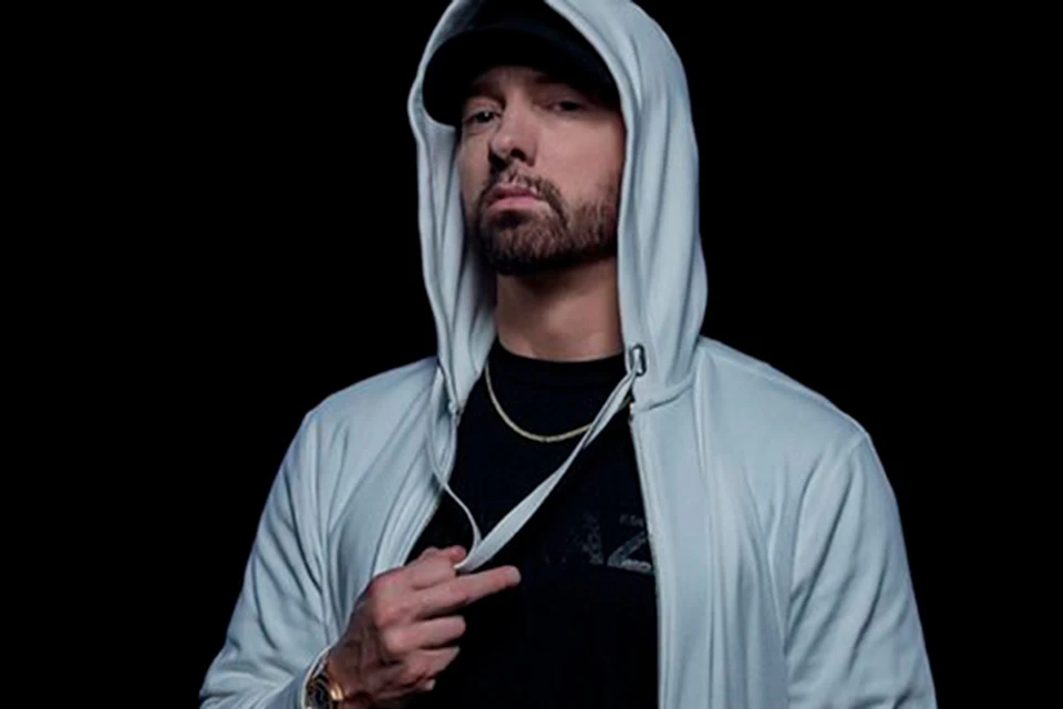 В треке Godzilla он произносит 11,3 слога в секунду.