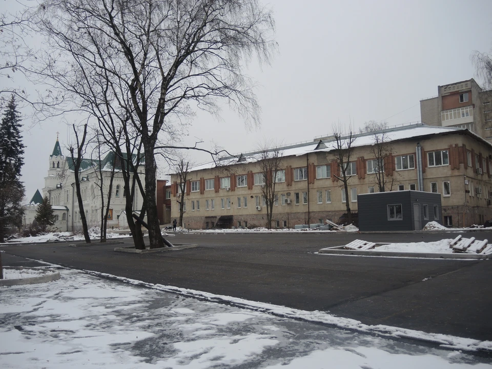 Новая парковка возле Красного креста в скором времени будет достроена.