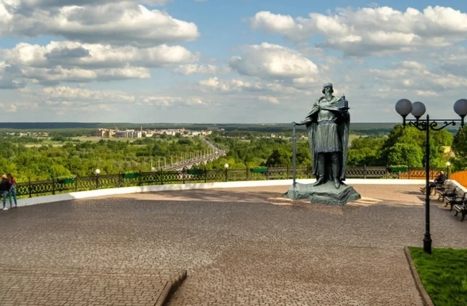 Вот так будет выглядеть памятник князю Юрию Долгорукому. Коллаж взят из проекта, размещенного на портале Госзакупок.