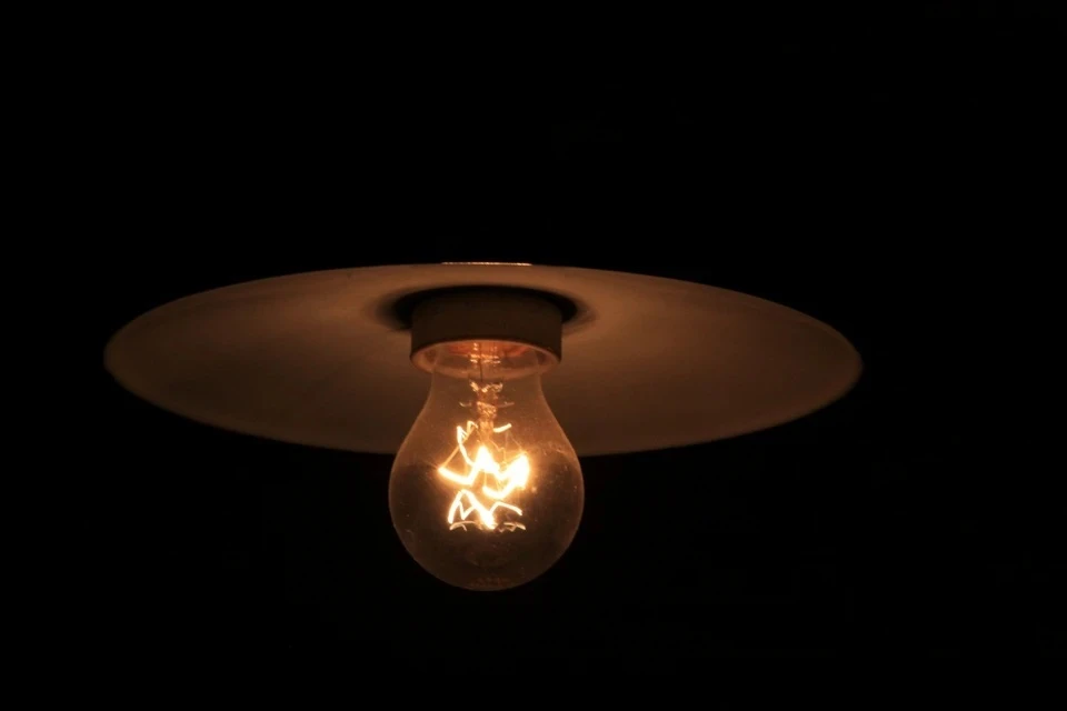 Часть Симферополя и семь сел района остались без электричества 18 ноября