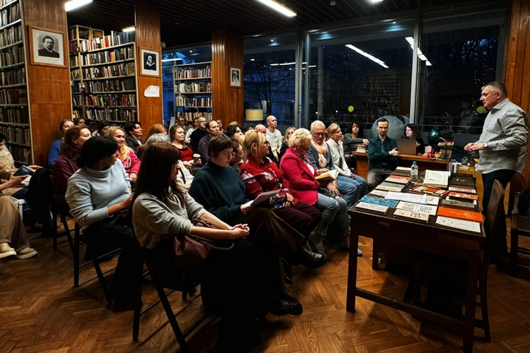 Чехов, Гоголь, Некрасов и компания: Где в столице собираются книжные клубы