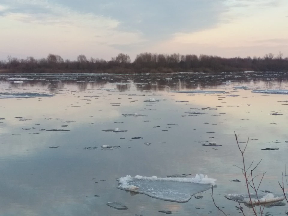 Российские туристы застряли на мосту посреди реки во Вьетнами из-за паводка