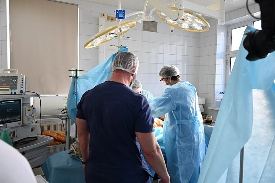 В 2025 году в ДНР сделали почти 800 операций по замене тазобедренного сустава. Фото: ТГ/Пушилин