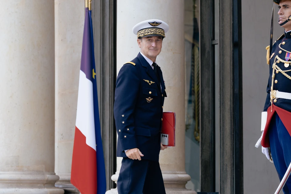 Глава Генштаба Франции Мандон призвал готовиться терять детей в конфликте с РФ