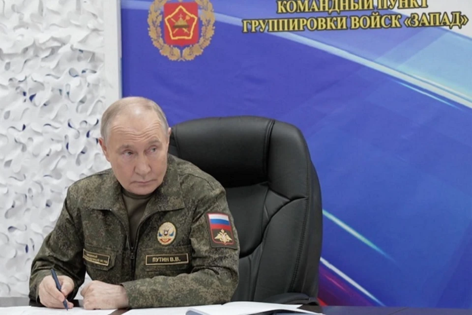 Верховный Главнокомандующий, Президент РФ Владимир Путин посетил один из командных пунктов группировки «Запад». Фото: kremlin.ru