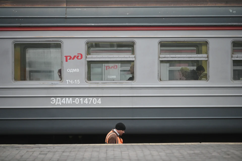 Пожар на Транссибе задержал поезд, следующий в Новокузнецк.