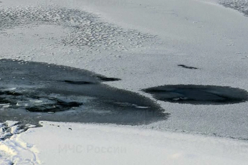 Рыбак погиб, провалившись под лед в Усть-Удинском районе