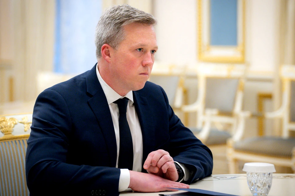 Европу чуть не стошнило от ультиматума США: новый спецпредставитель Трампа Дэниел Дрисколл не выбирает выражений