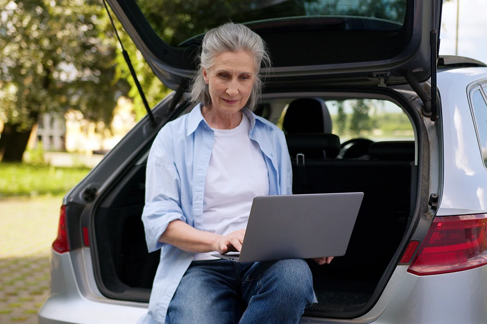 Московская история с проданным «бабушкой под влиянием» автомобилем, далеко не первая. Фото: MAYA LAB/Shutterstock/Fotodom