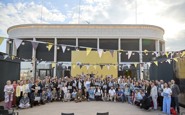 Более 170 российских учителей получат грант в 200 тысяч рублей