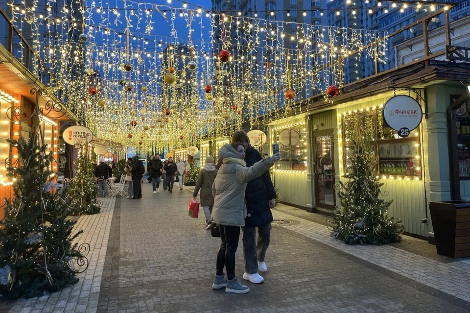 Краснодар начали наряжать к праздникам