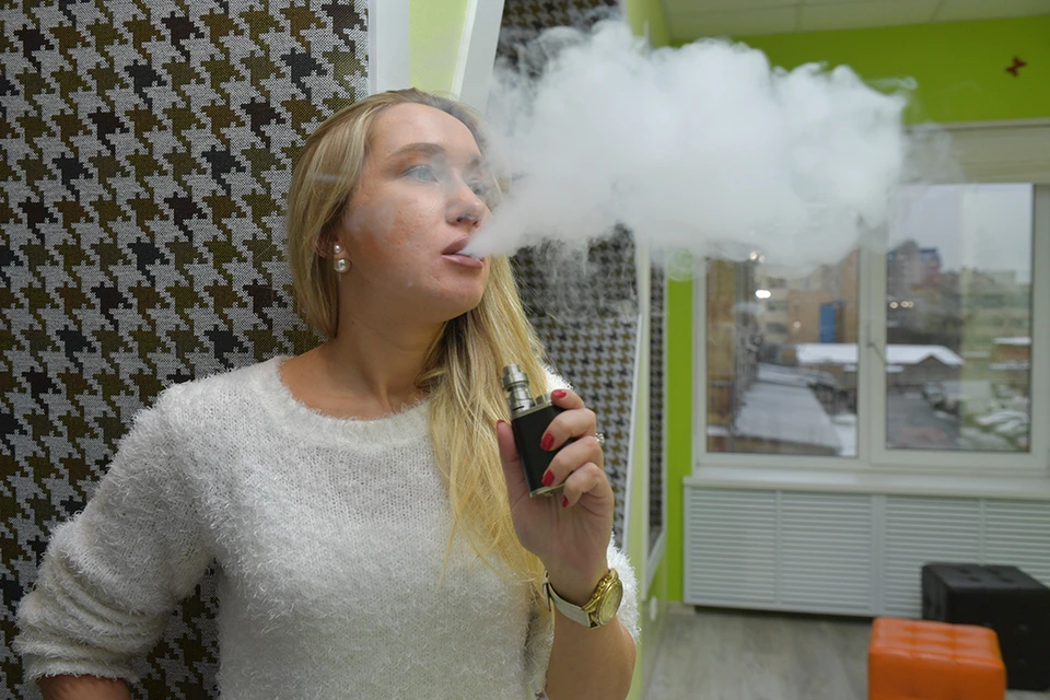 В Госдуме разработали поправки о полном запрете вейпов.