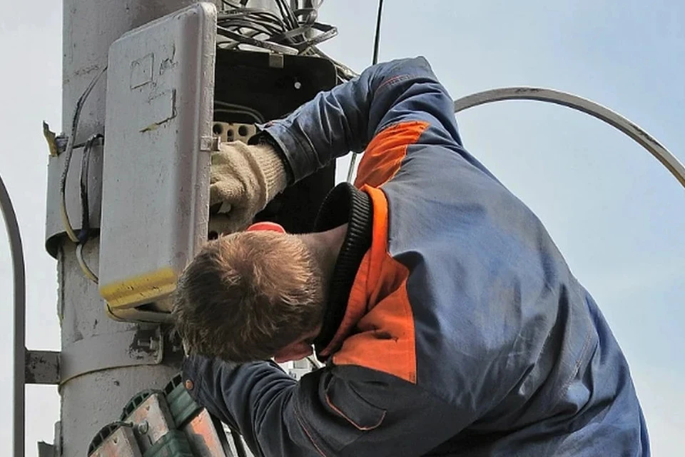 Энергетики ведут работы по восстановлению электроснабжения.