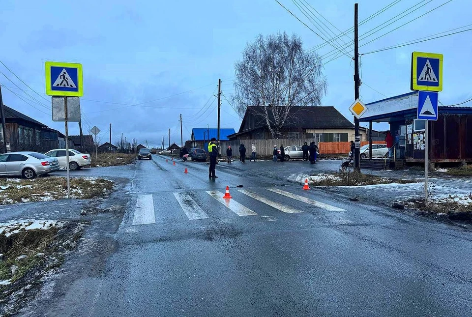 Трагедия произошла утром 1 декабря в Новоуткинске. Фото: Госавтоинспекция Свердловской области