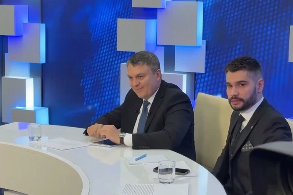 Леонид Пасечник во время прямой линии с жителями региона.ФОТО: скриншот с видео