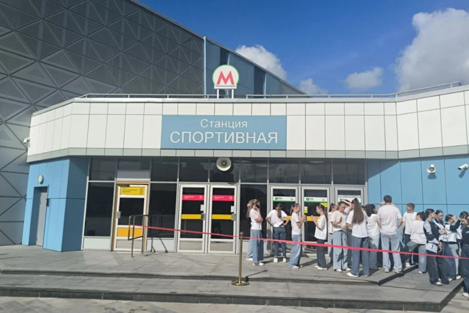 Новую станцию метро открыли через шесть лет.