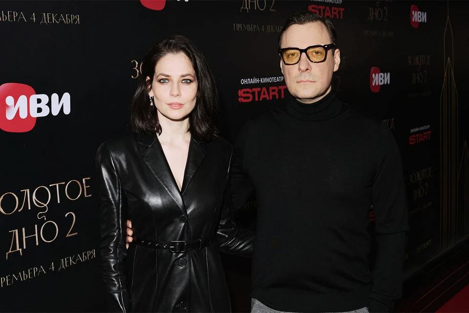 Юлия Снигирь вышла в кожаном платье вместе с мужем, актером Евгением Цыгановым. Фото: Иви / START