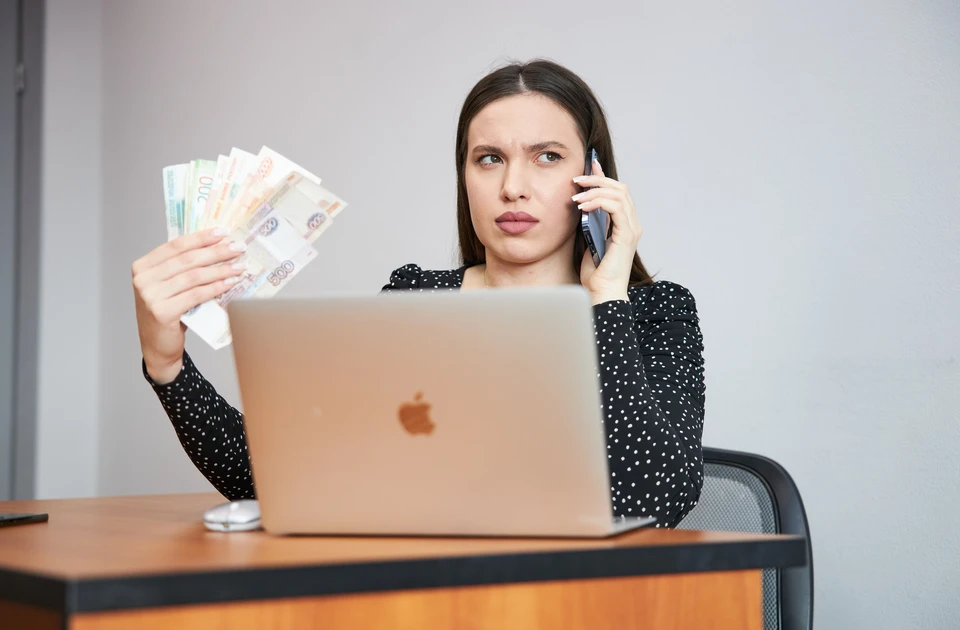 Случайные переводы, по словам юриста, нужно возвращать на исходный счет