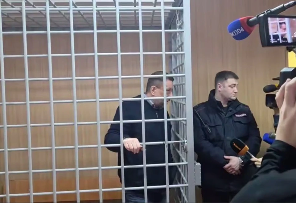 Олега Лавричева приговорили к 6 годам колонии за мошенничество и растрату.