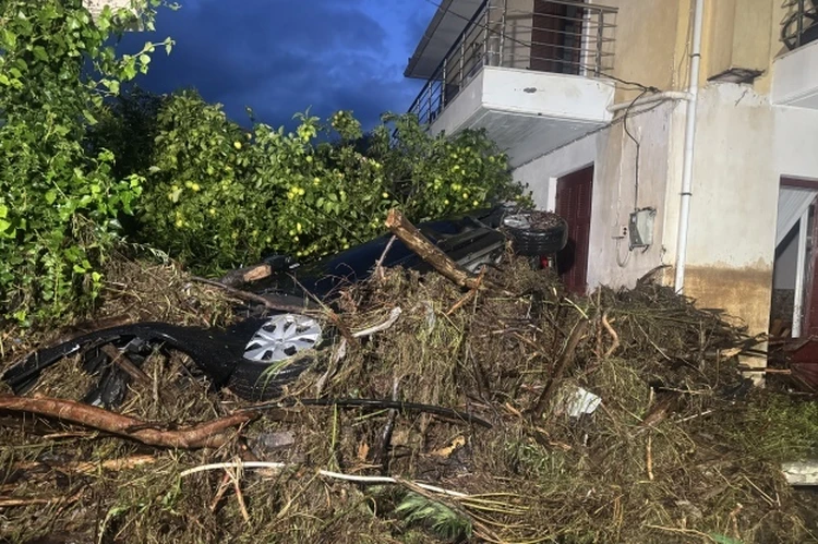 Мощный шторм накрыл Грецию: Закрыты школы, нарушена работа транспорта