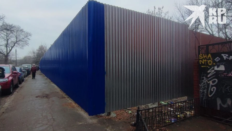 Территорию в конце улицы Введенской в Рязани огородили под застройку.