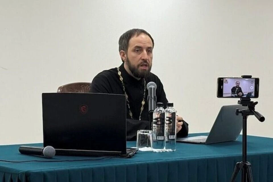 Нравственное богословие помогает священникам находить ответы на актуальные вопросы современности. Фото: Миссионерский отдел Тверской епархии.