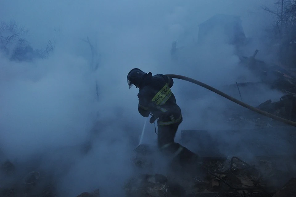 Строительный вагончик сгорел в Хабаровском крае