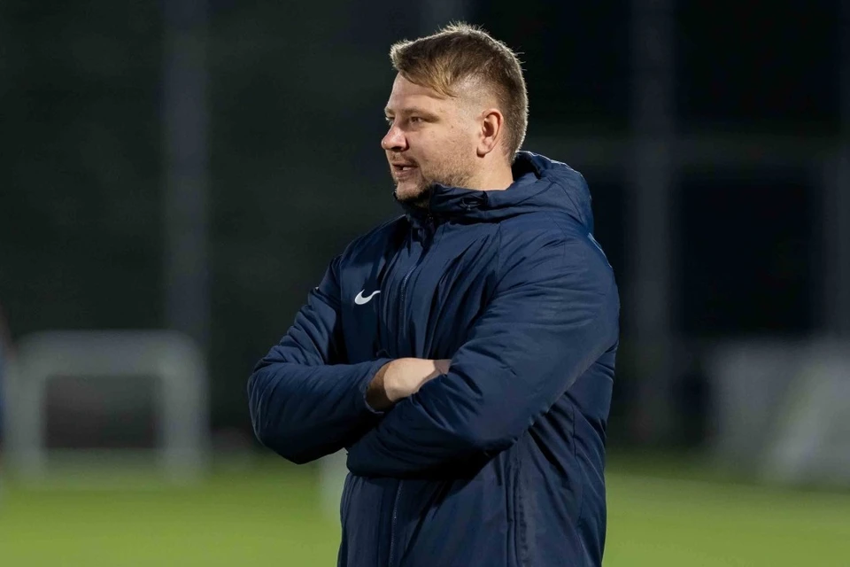 Тренерскую карьеру Тарасюк начал в 17 лет. Фото: w.fc-zenit.ru