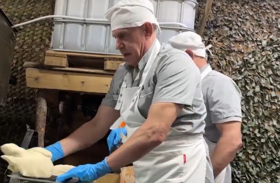 Не черный, не белый, печет хлеб Серый