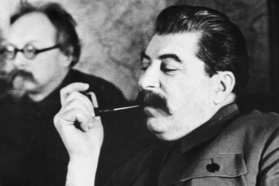 Гитлер боялся, что его похитит Cталин: Рассекречены доклады главы Смерша о допросах начальника личной охраны фюрера