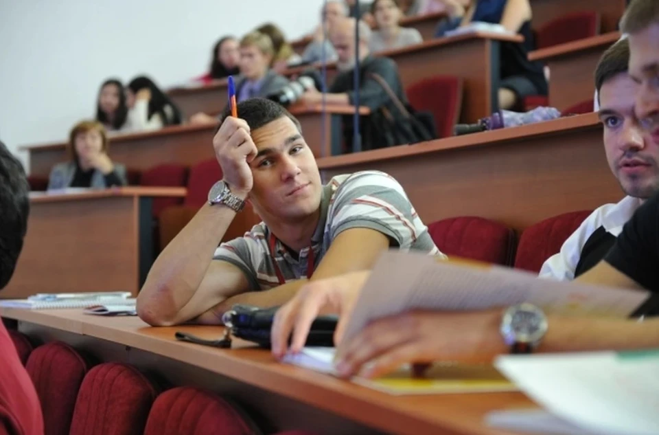 Чтобы получить дополнительные пять баллов абитуриент должен пройти викторину и посмотреть фильм.