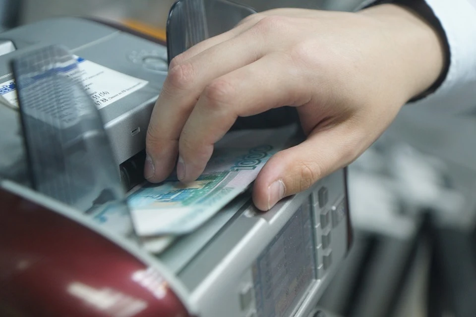 Выручку спустил на ставки: работник магазина в Якутске подозревается в краже