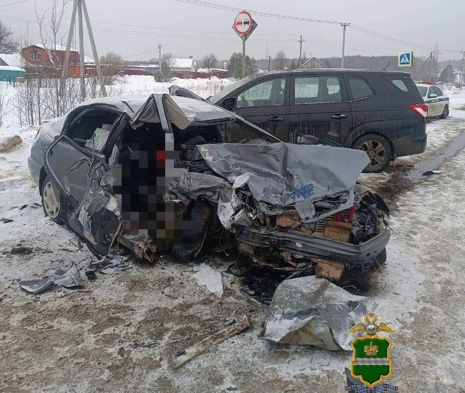 Смертельное ДТП под Людиново: двое погибли, одна женщина в больнице.