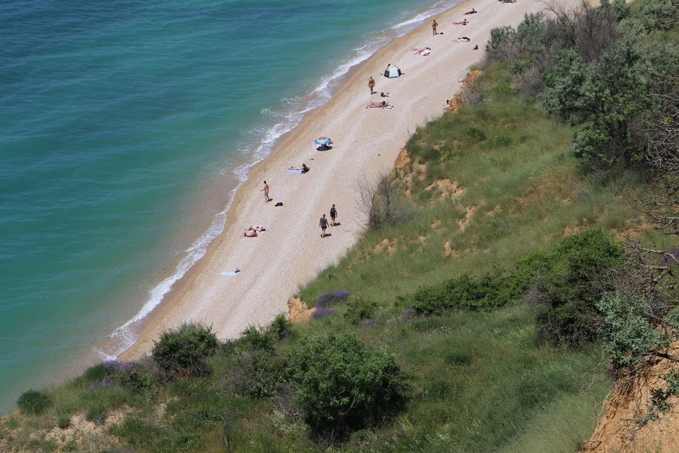 Вице-премьер Савельев: черноморские пляжи у Керченского пролива откроют к 1 июня 2026 года
