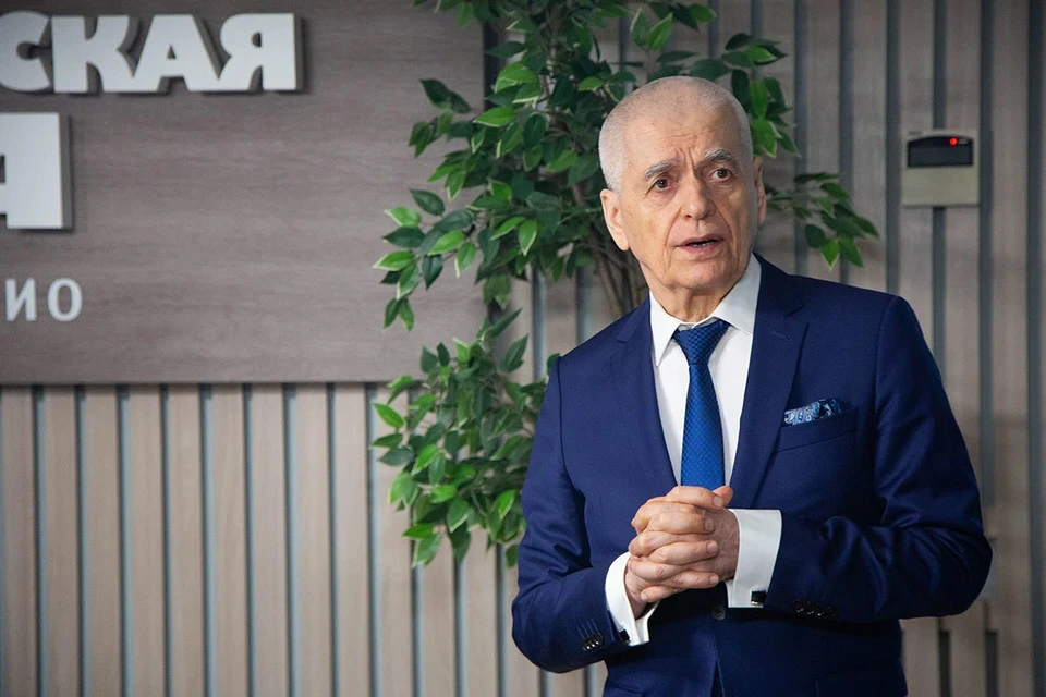 Академик Онищенко поддержал переход на шестидневную рабочую неделю с 12-часовыми сменами