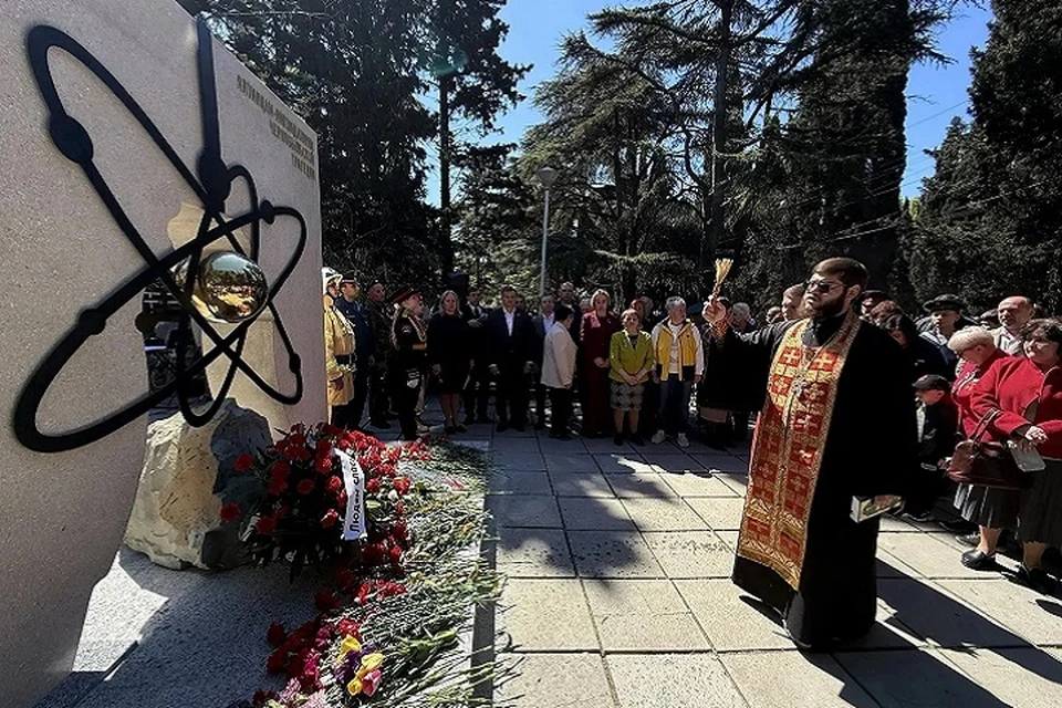 Открытие памятника ликвидаторам аварии на ЧАЭС в Ялте. Фото: пресс-служба администрации города