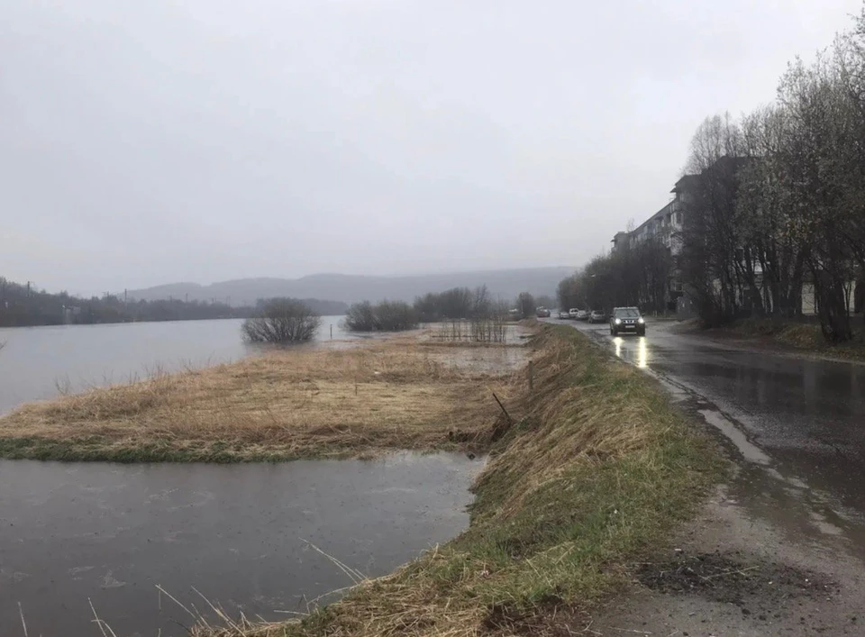 Пока уровень воды остается безопасным. Фото: vk.com/akolr51
