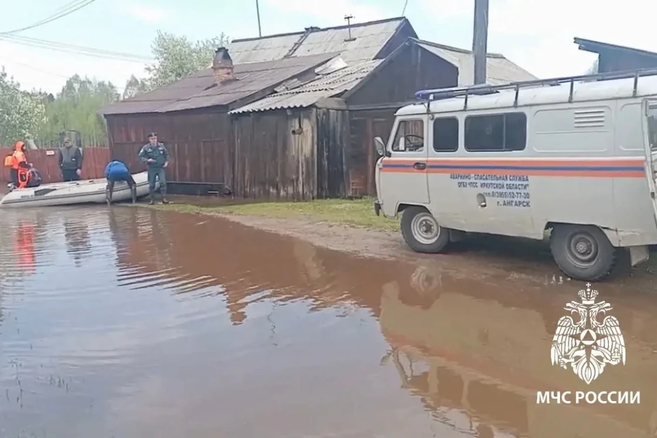 Десятки домов подтопило на юге Иркутской области из-за дождевого паводка.
