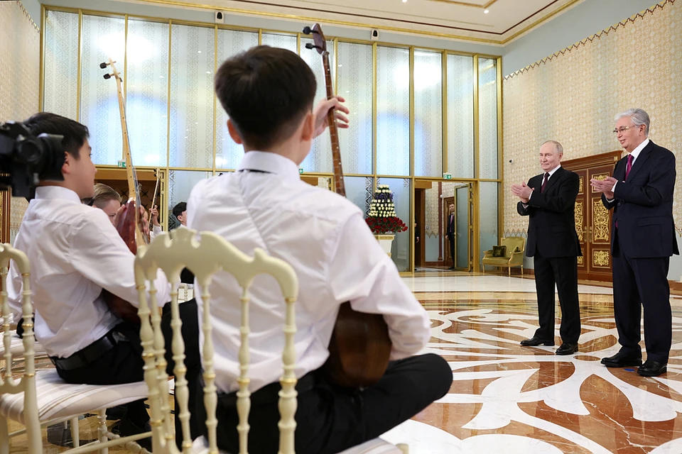 Детский ансамбль выступил в Астане для Путина и Токаева