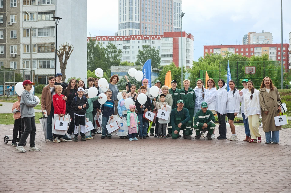 Пока в Перми есть такие неравнодушные люди и компании, наши скверы будут цвести и пахнуть — спиреей, свежестью и добротой