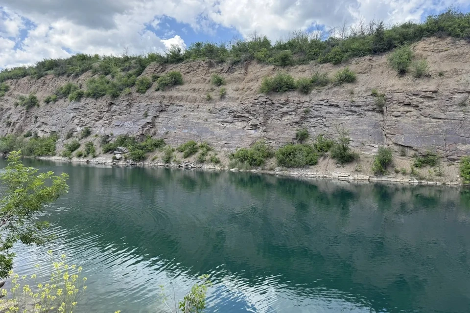 Красносулинский каньон образовался, когда глубокая выработка начала заполняться водой из подземных источников.