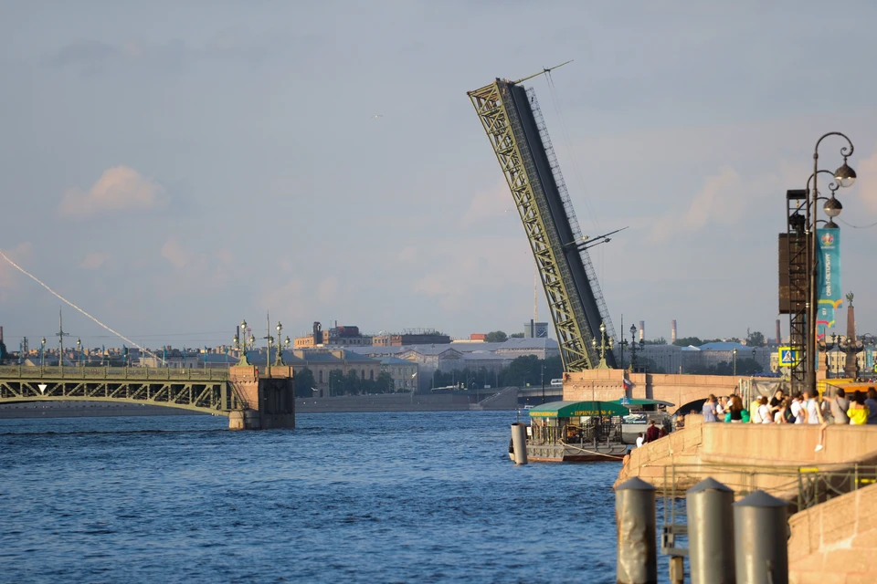 Движение по Троицкому мосту (и не только) ограничат с 11 июня.