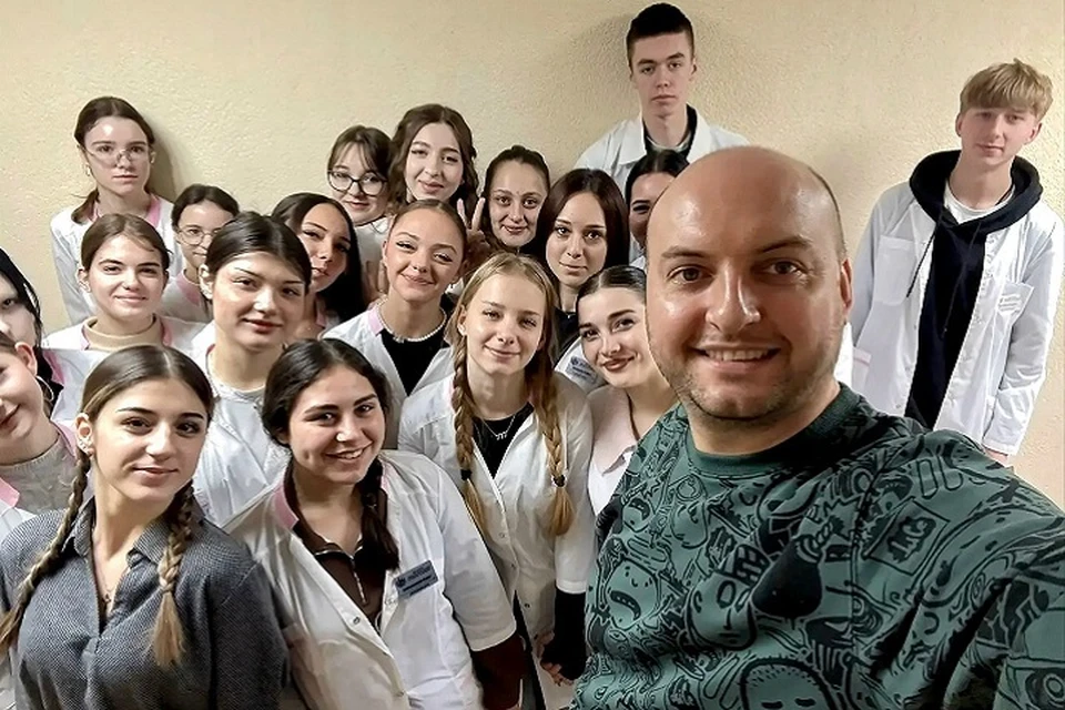 До недавнего времени Иван Кошель был директором Керченского медицинского колледжа. Фото со страницы Ивана Кошеля Вконтакте