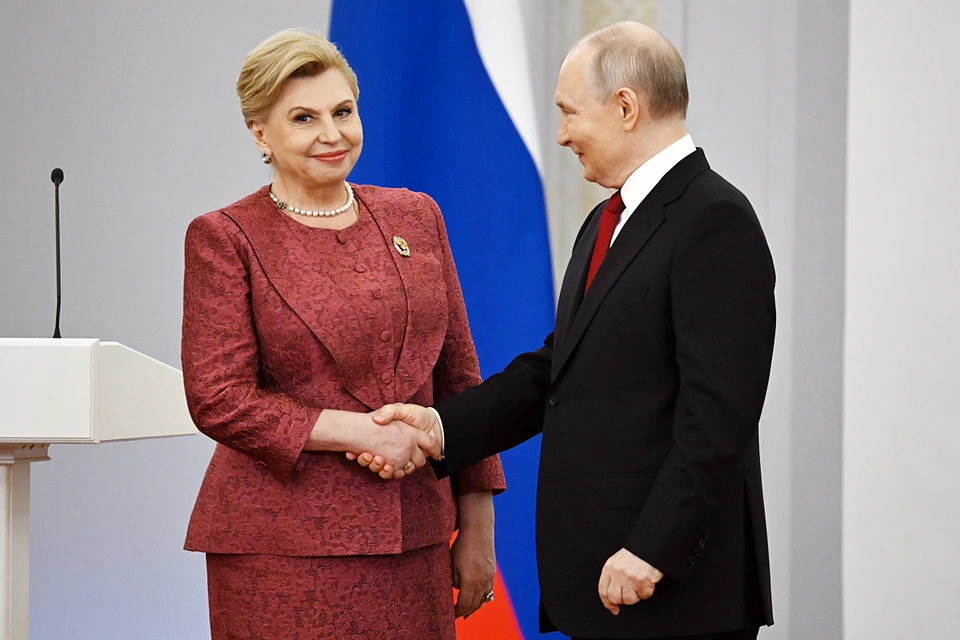 Владимир Путин и руководитель Научно-образовательного центра по правам человека Московского государственного юридического университета имени О. Е. Кутафина Татьяна Москалькова